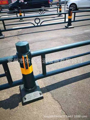 道路护栏圆管护栏隔离栏交通道路栏杆厂家销售市政公路马路护栏